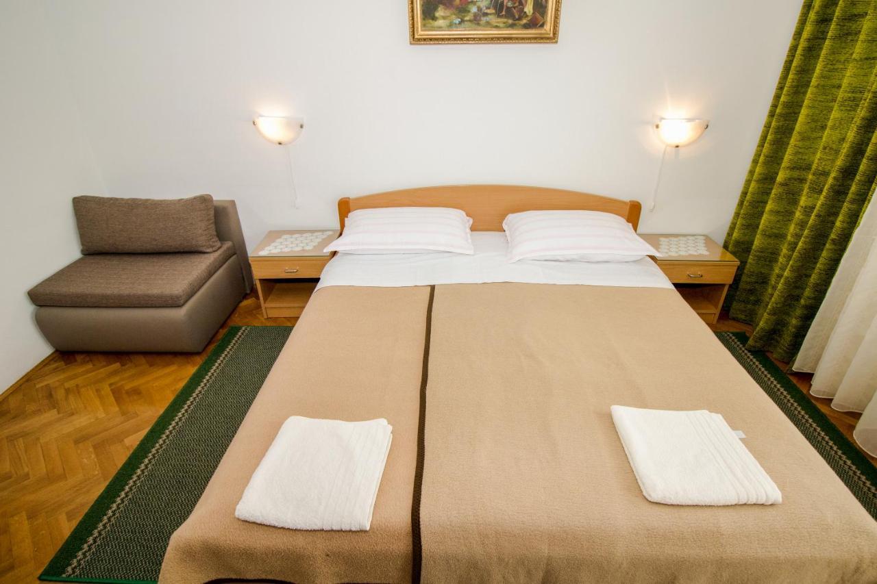 Rooms & Apartment Albina Baška Eksteriør billede