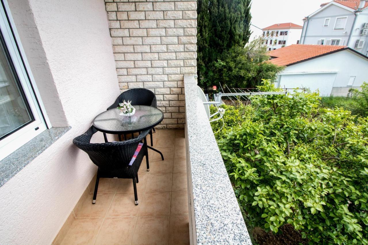 Rooms & Apartment Albina Baška Eksteriør billede