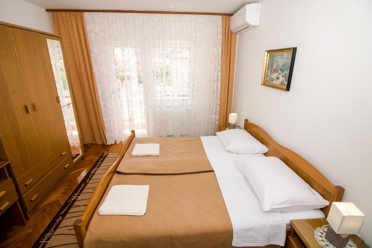 Rooms & Apartment Albina Baška Eksteriør billede