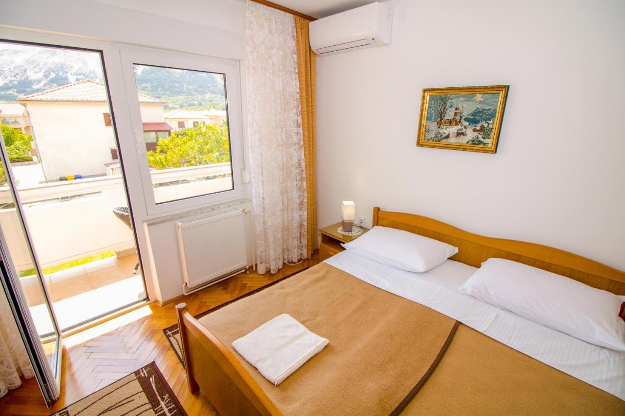 Rooms & Apartment Albina Baška Eksteriør billede