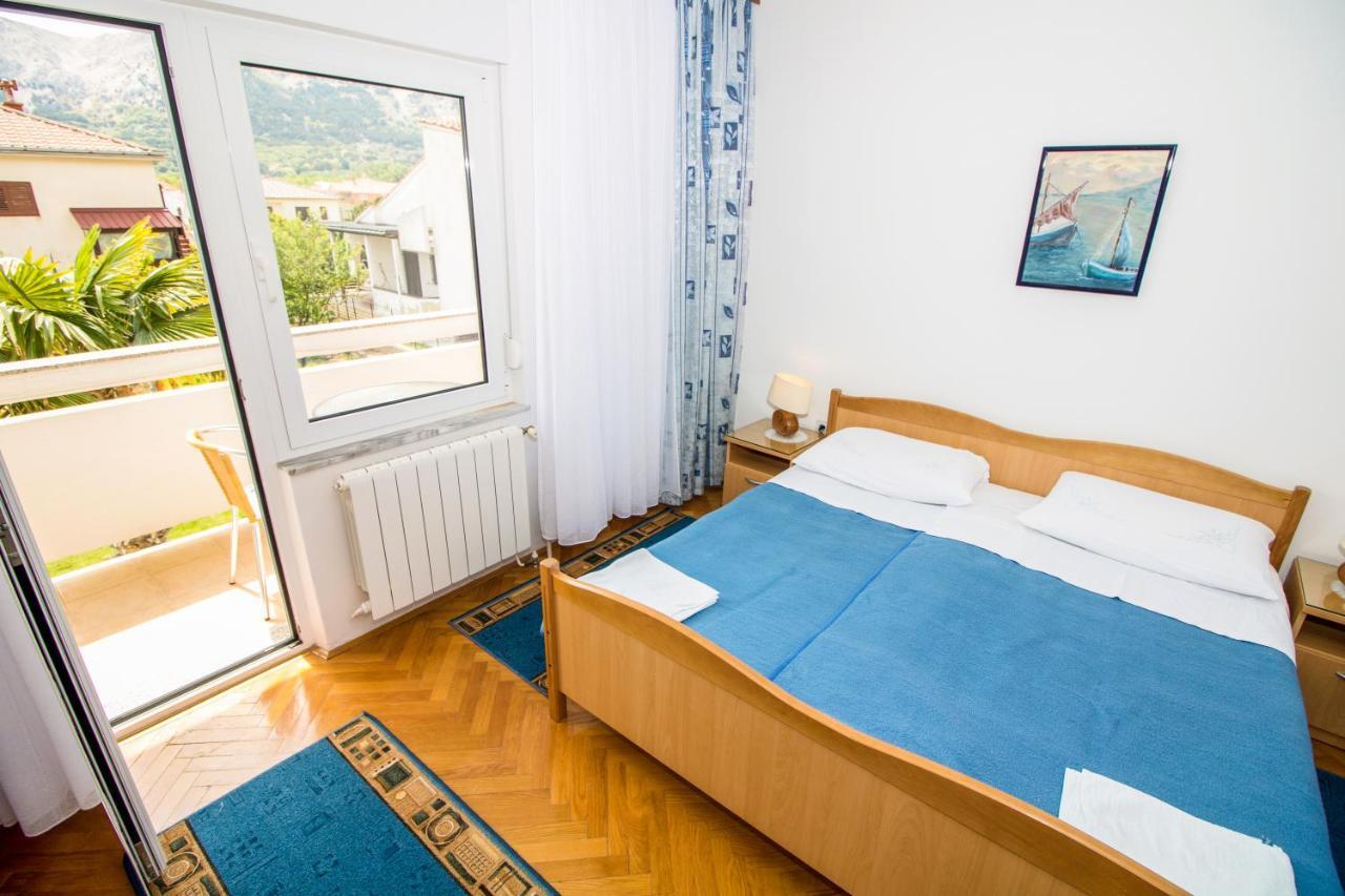Rooms & Apartment Albina Baška Eksteriør billede