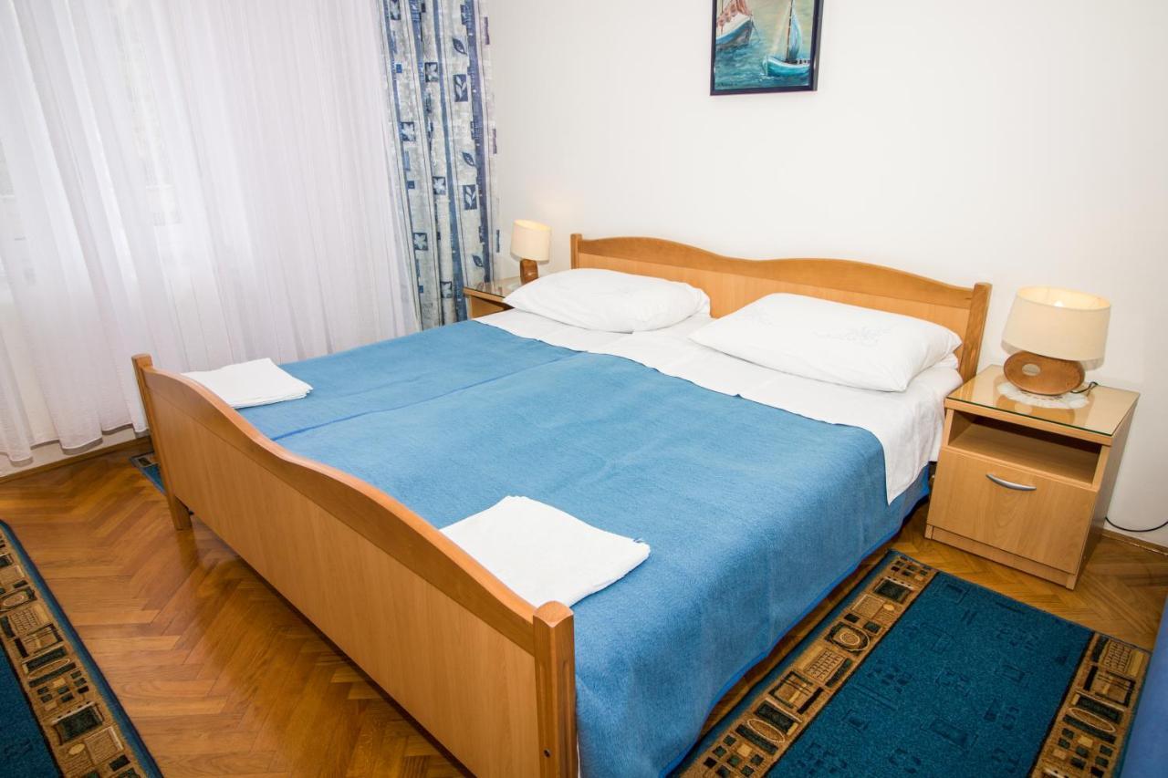 Rooms & Apartment Albina Baška Eksteriør billede